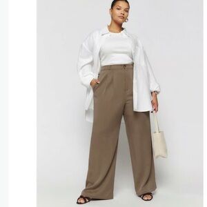 NWT Reformation Mason pant in mushroom